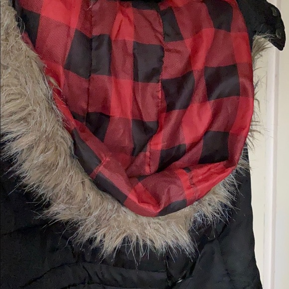 Black vest with hood - Picture 2 of 5